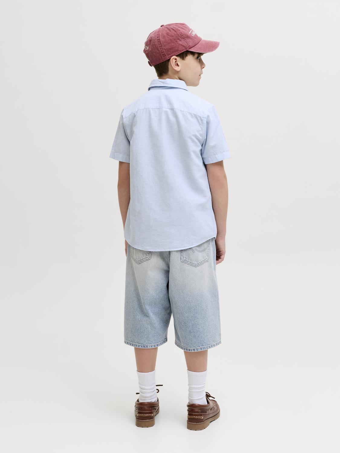 model_shot-back